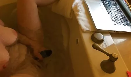 Sophie pokep onlen Ferrari - Backdoor Untuk