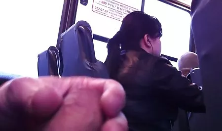 Cantik berambut panjang strip dan sikat bokep nenek online