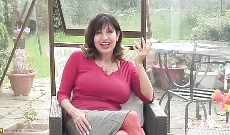 Big daftar bokep online breasted milf mengundang pejantan seks antar ras membajak