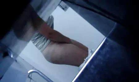 Terangsang remaja dyke video bokep hot online Whitney Wright potongan rambut dengan Serena dan Blair