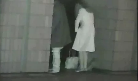 Dua xnxx bokep online monster hitam penis menembus pirang bertiga