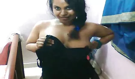 Pirang muda alami gadis Thailand di sofa pokep onlen