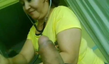 seksi orang Asia sepong bokep online hd 2018 selingkuh BF dengan orang asing